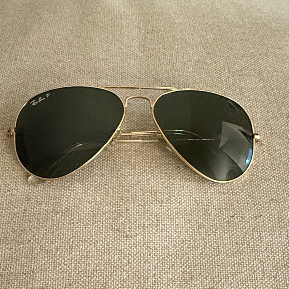 Ray-Ban Gold Aviator Sunglasses with Black Case - Picture 13 of 15